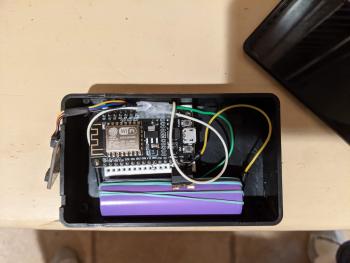 an 18650 batter can plug directly to VIN without regulator